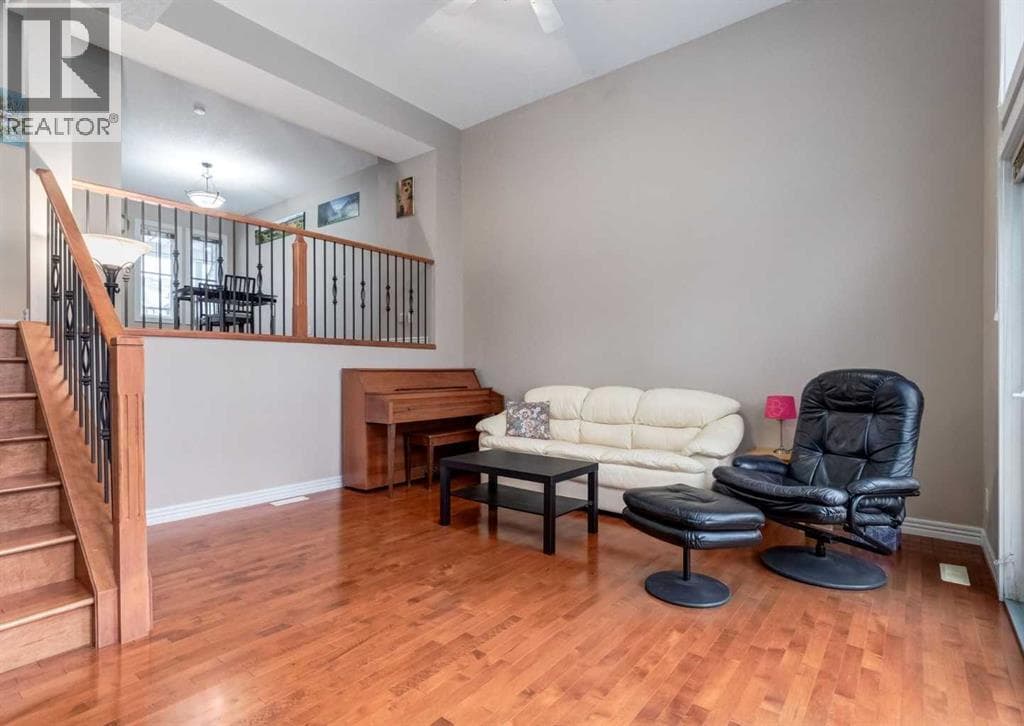12 Royal Oak Lane NW — photo 5