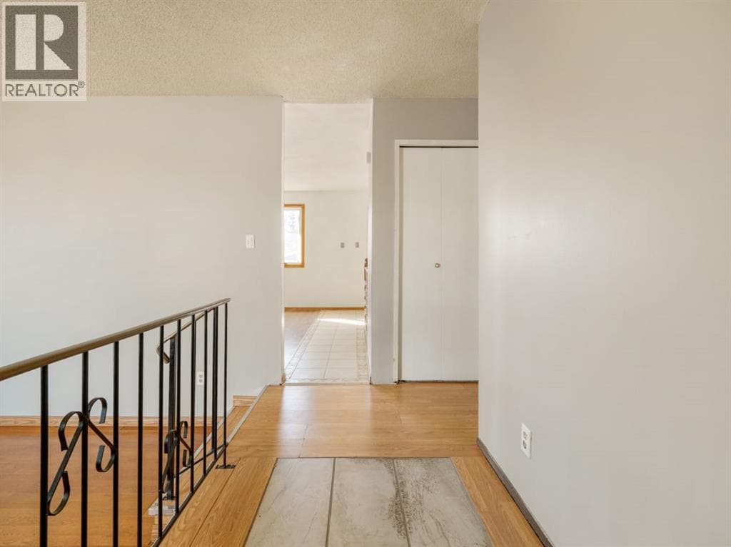 450 4 Avenue E photo 2