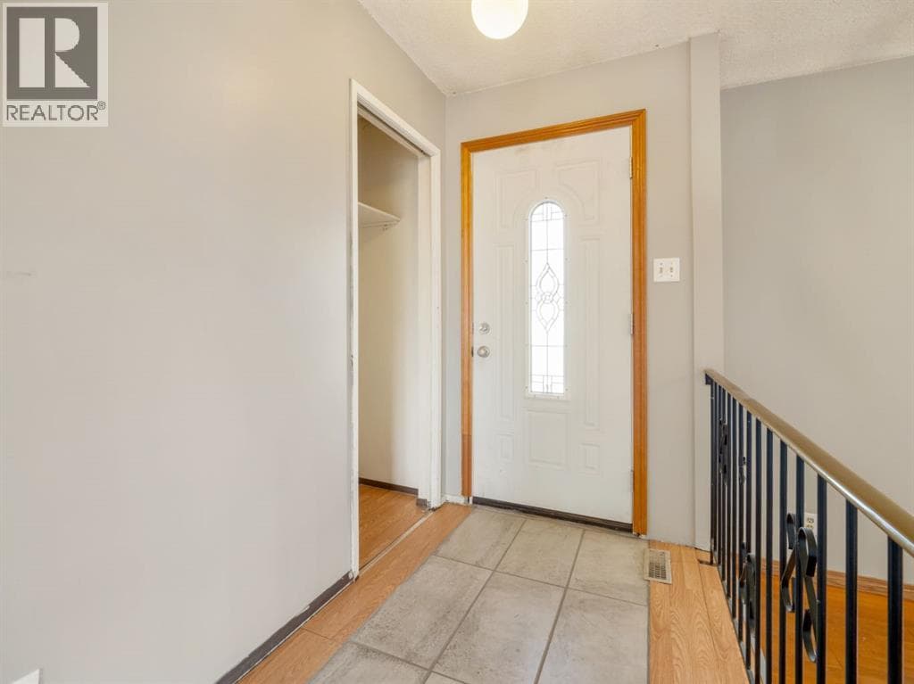 450 4 Avenue E photo 3