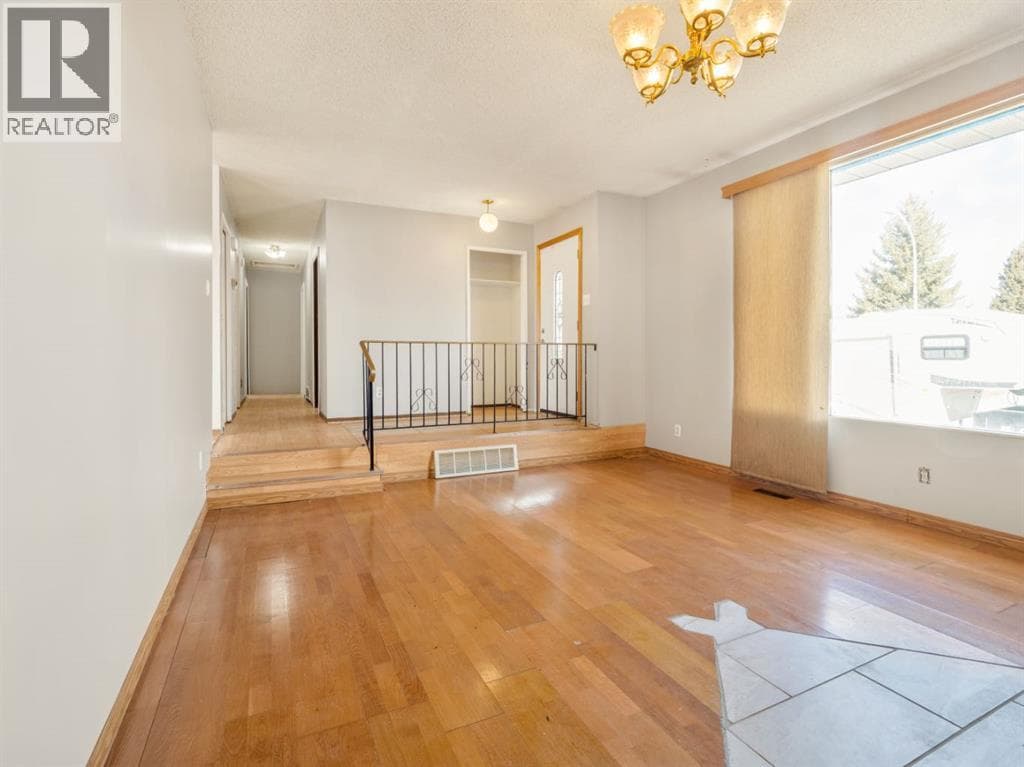 450 4 Avenue E photo 5