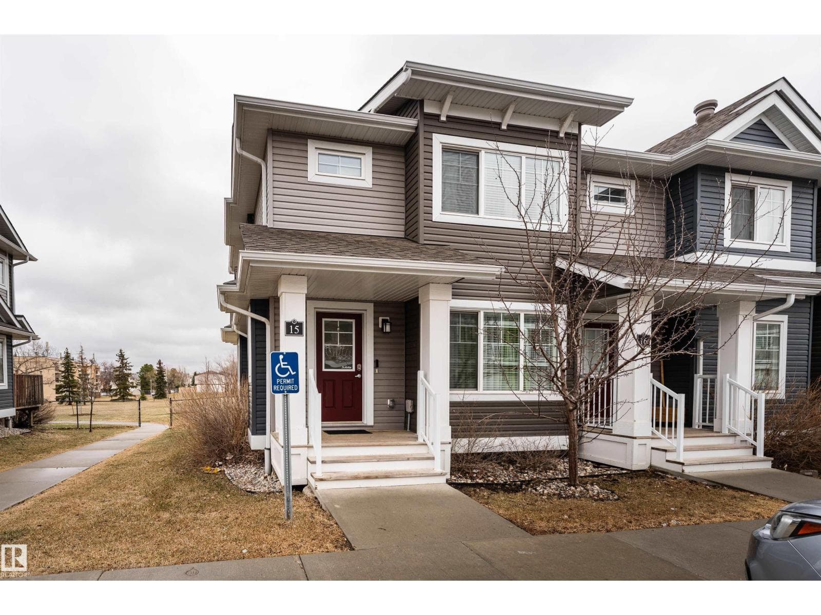 #15 5203 149 AV NW