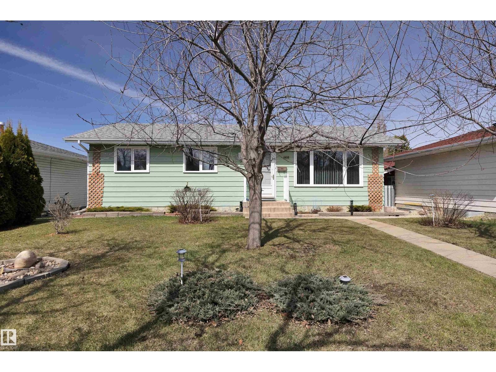 4410 42B AV — photo 2