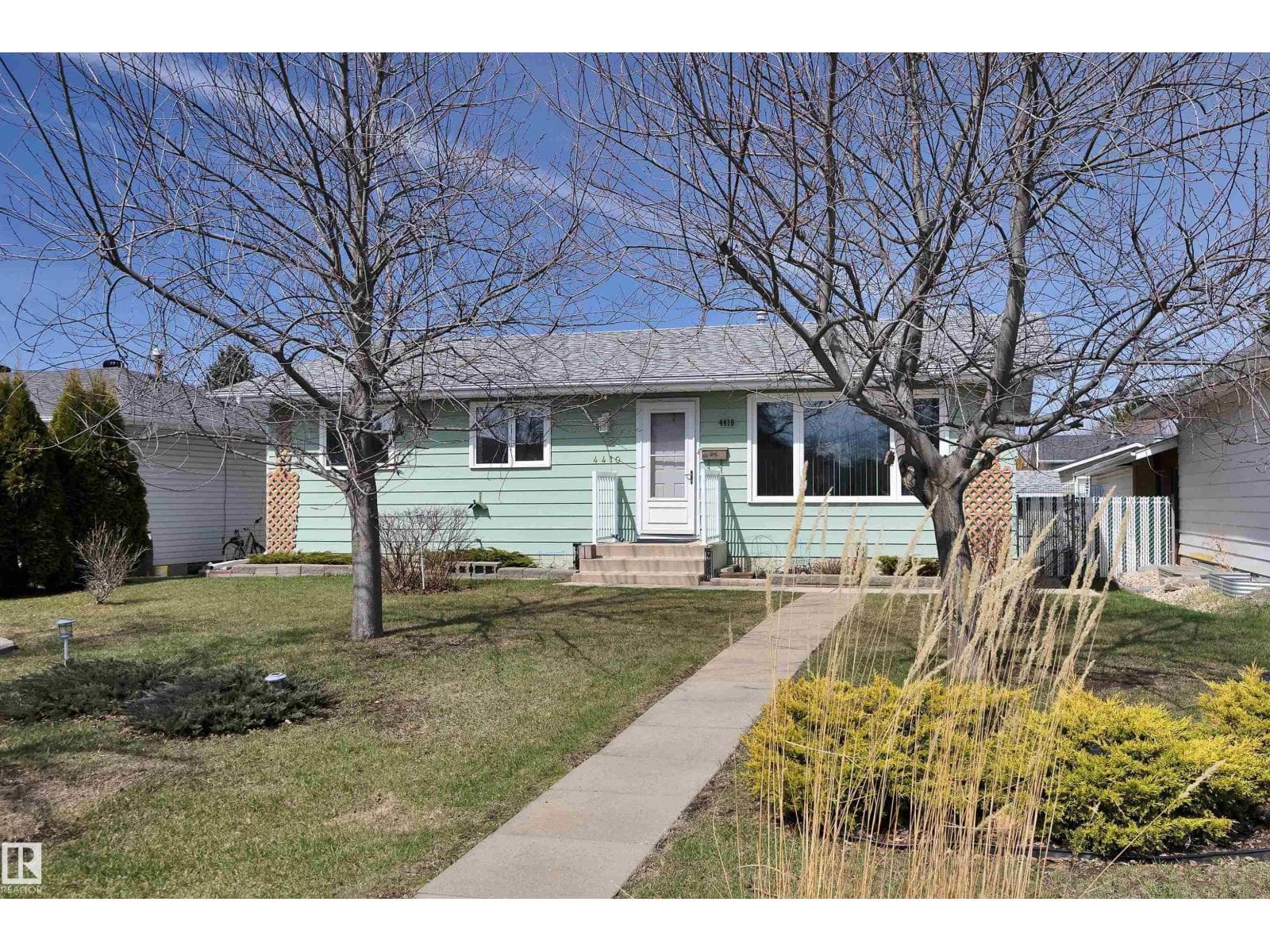 4410 42B AV — photo 3