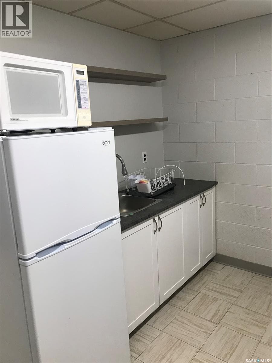 916 Central AVENUE — photo 3
