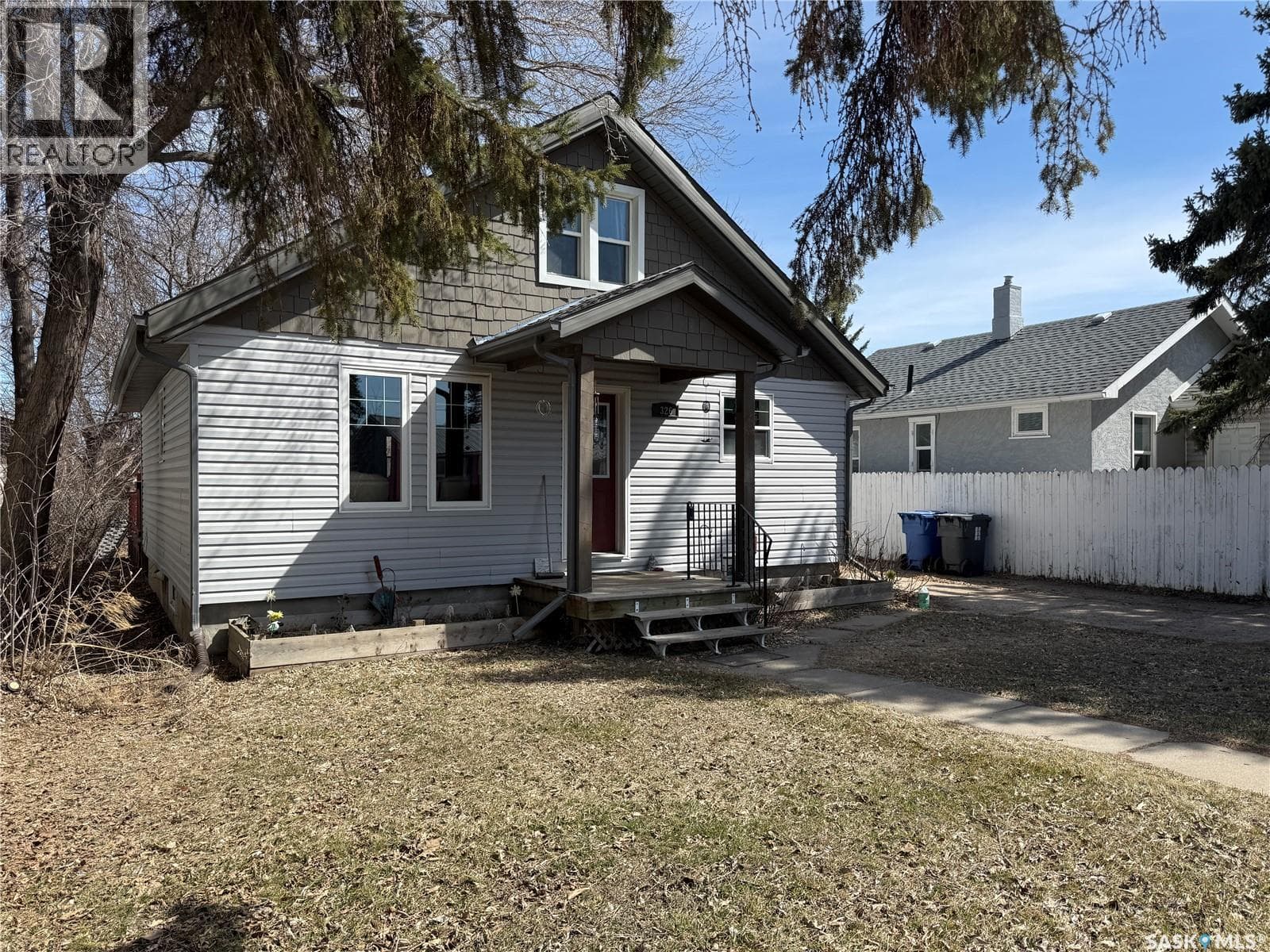 326 5th AVENUE W