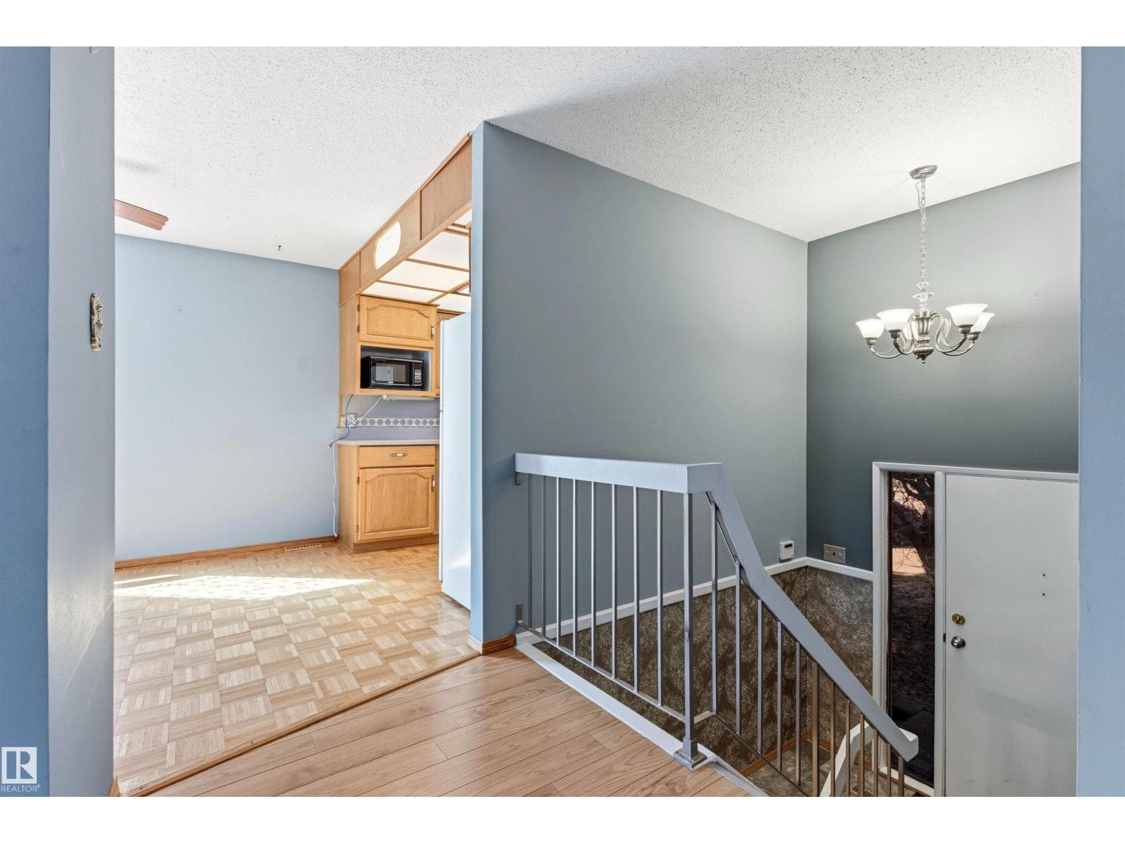 106 WESTGLEN CR — photo 5
