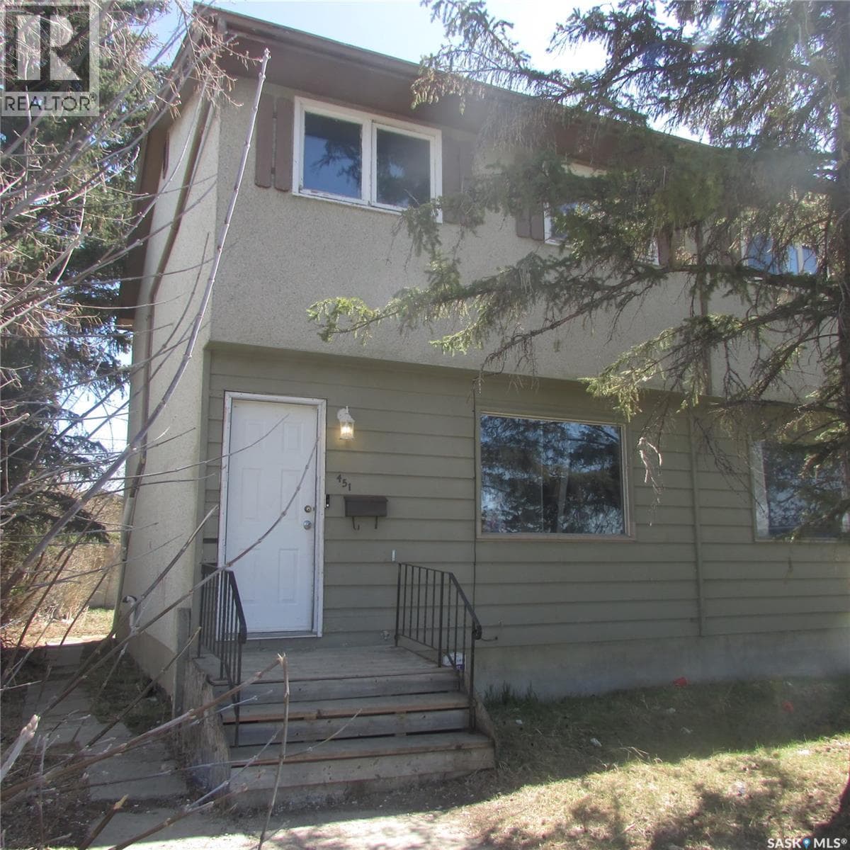 451 McIntosh STREET