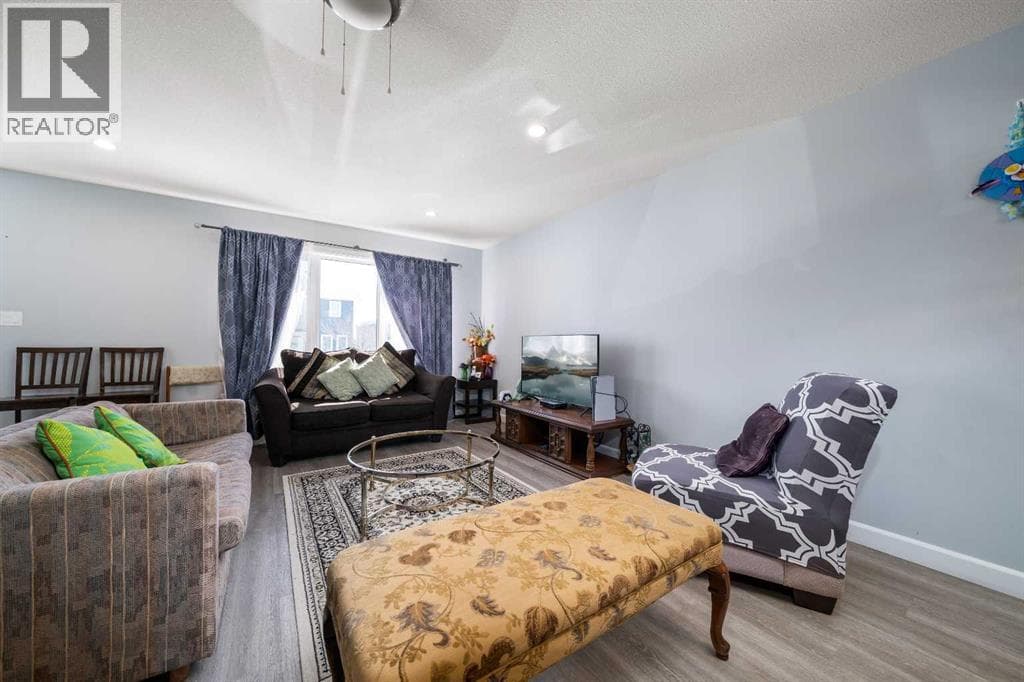 A & B, 17 & 21 Sage Brush Avenue — photo 4