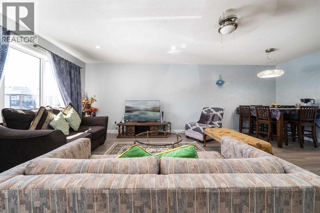 A & B, 17 & 21 Sage Brush Avenue — photo 3
