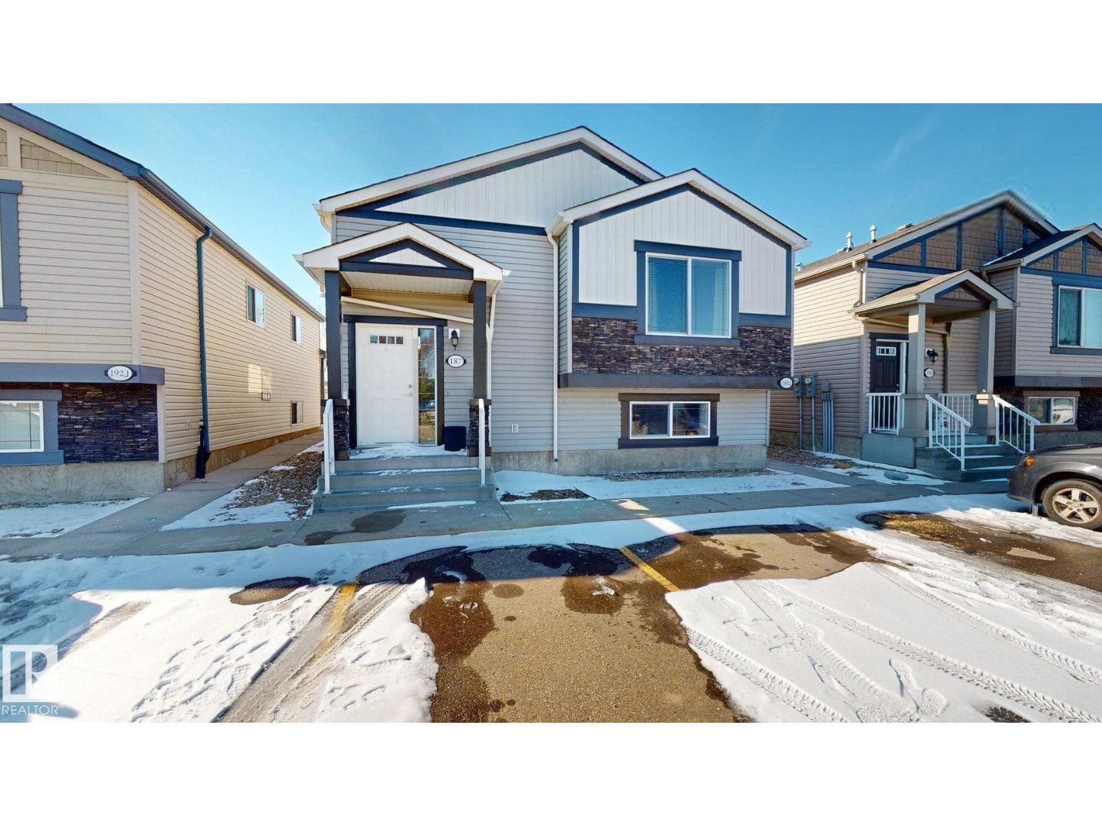#187, 188 142 Selkirk PL