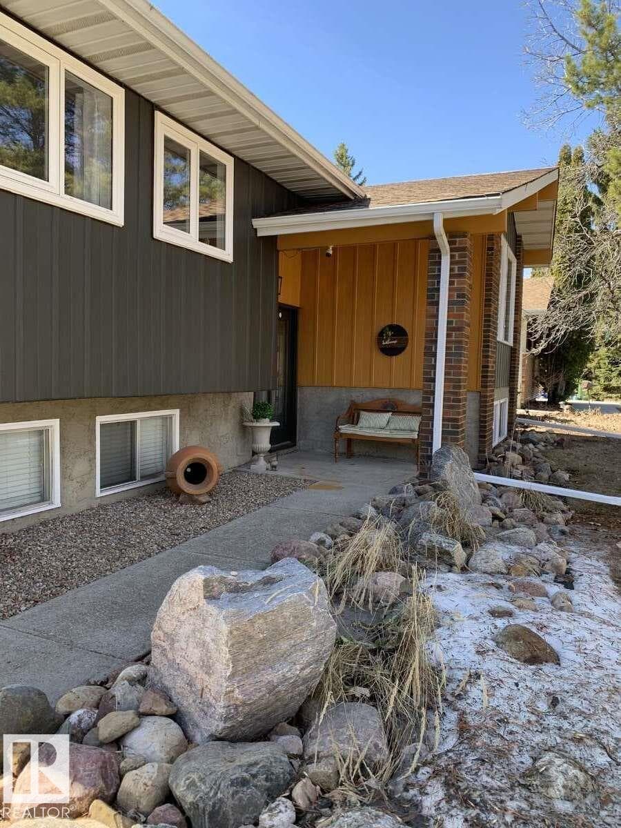 83 Lorraine CR — photo 2