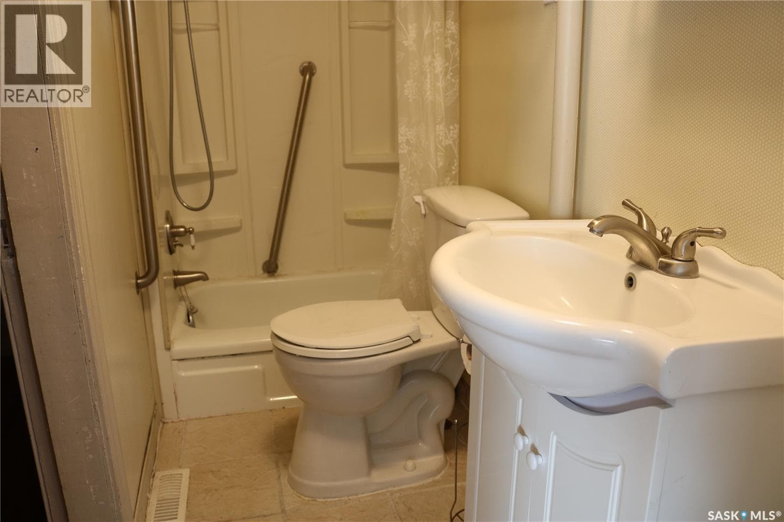 106 Garry STREET — photo 4