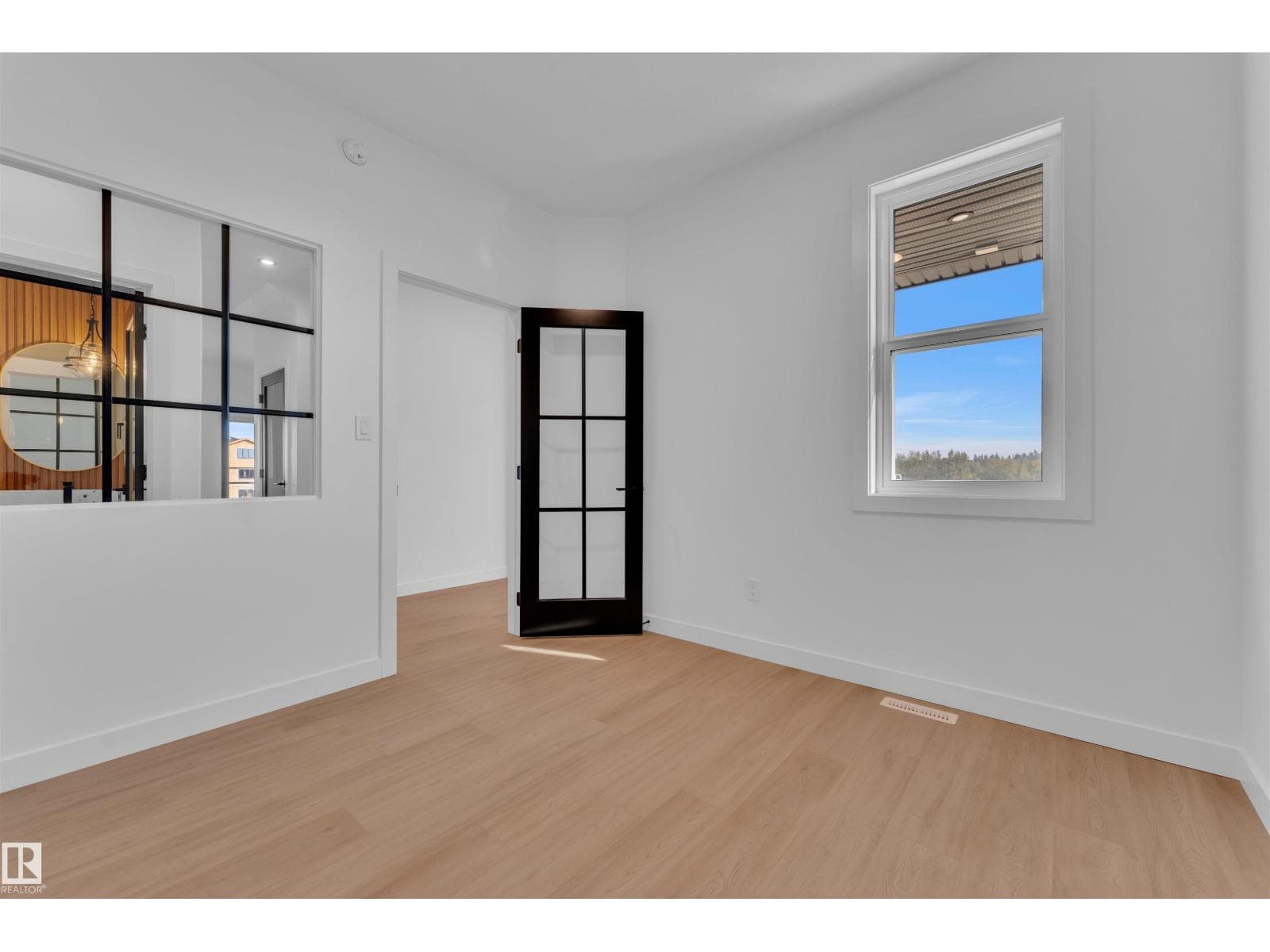 30 TILIA PL — photo 5