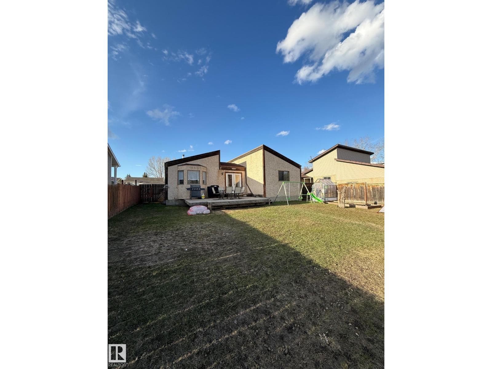 5108 58 AV — photo 3