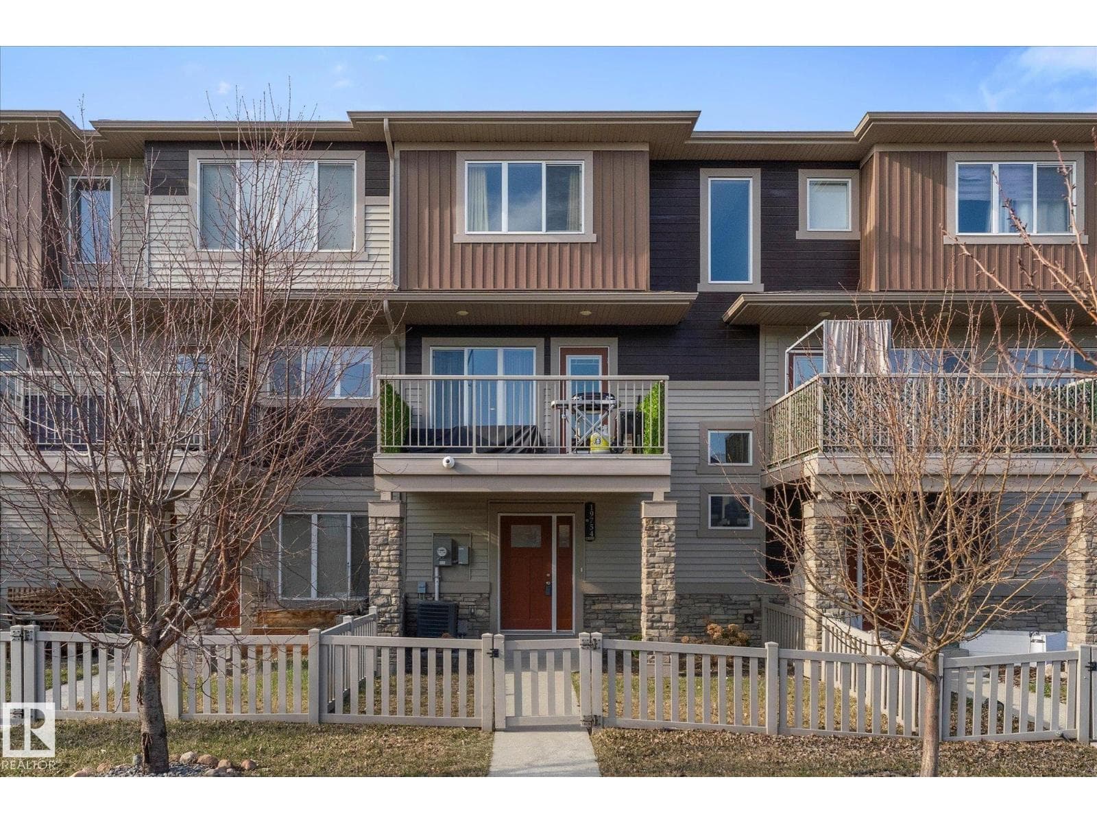 19754 26A AV NW — photo 2