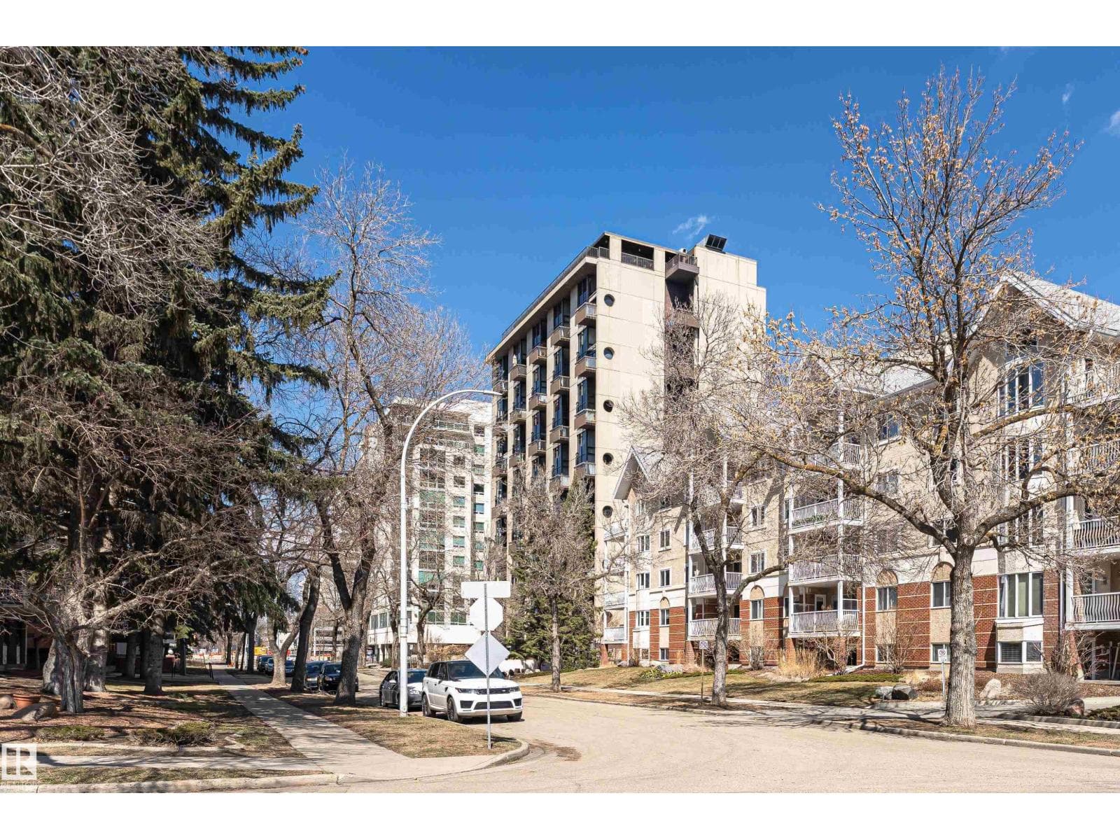 #407 10045 118 ST NW