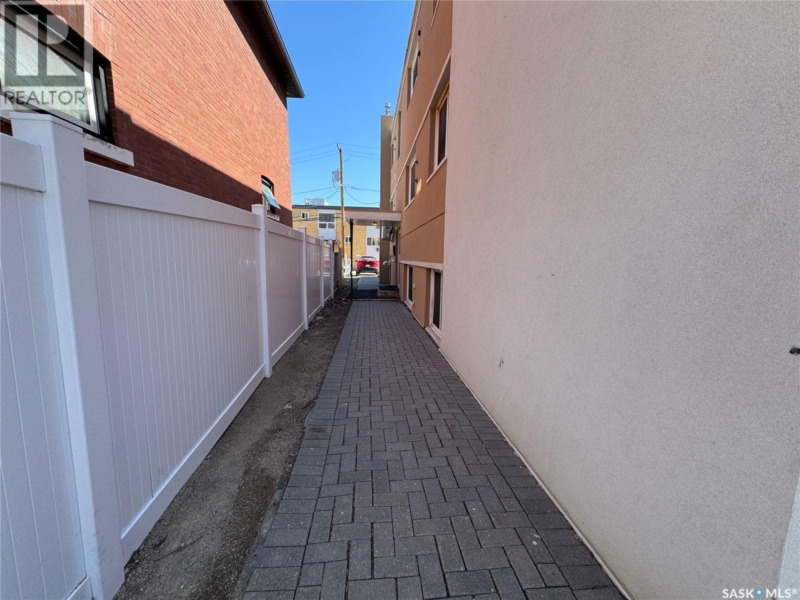 2A 2125 LORNE STREET — photo 2