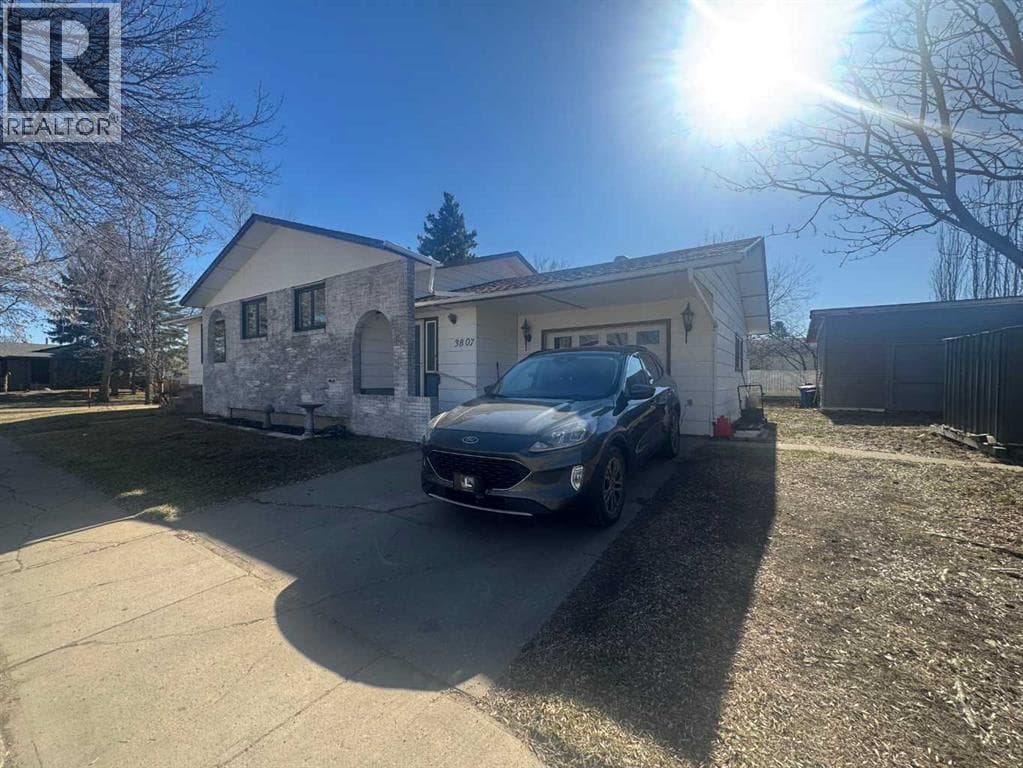 3807 62 Street — photo 2