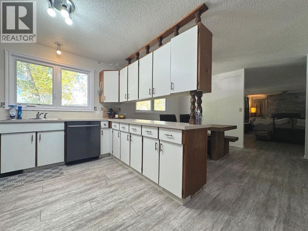 3807 62 Street — photo 5