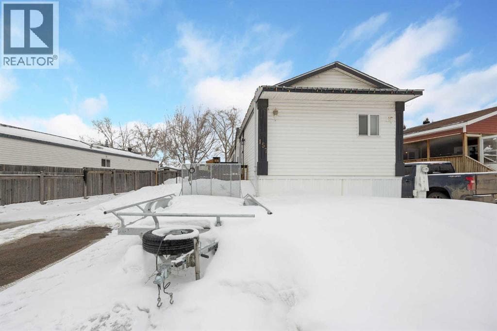 157 Grandview Crescent — photo 3