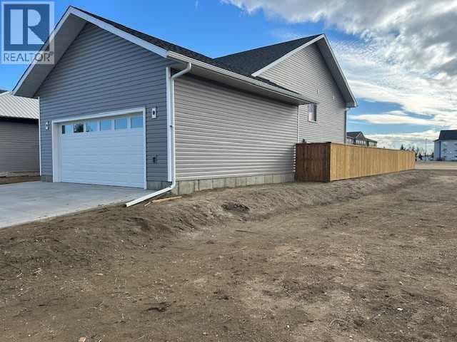 144 Upland Avenue W — photo 4