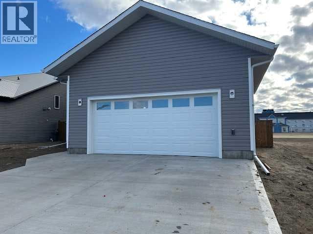 144 Upland Avenue W — photo 3