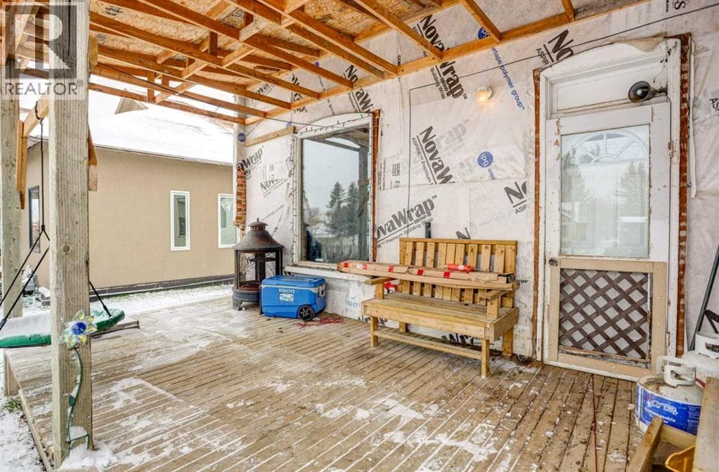 162 2 Avenue W photo 4