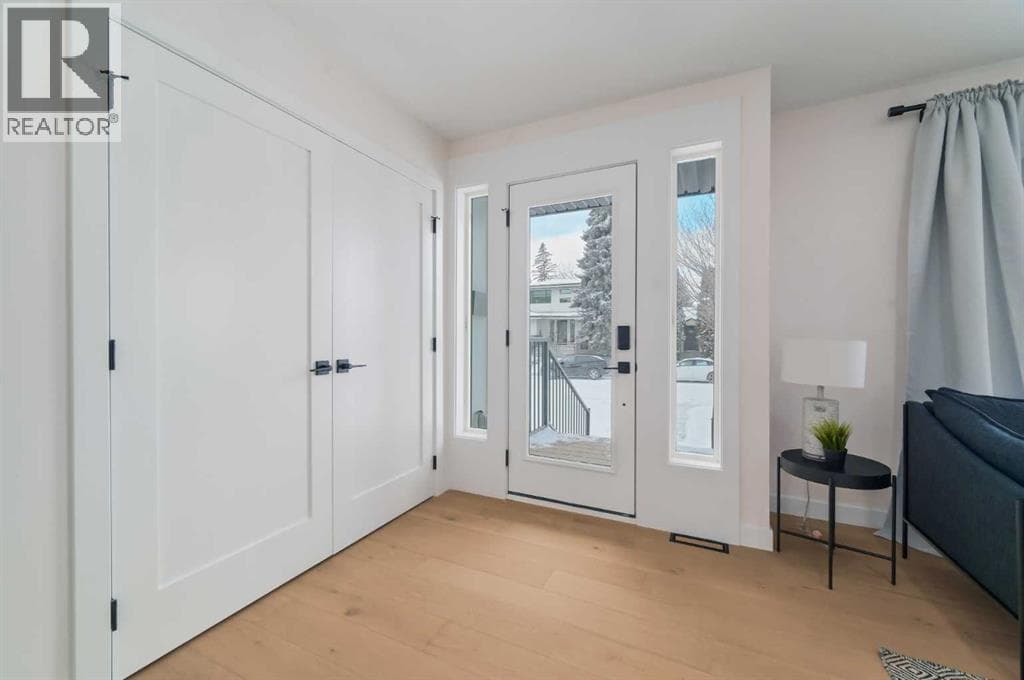 3224 24A Street SW — photo 3