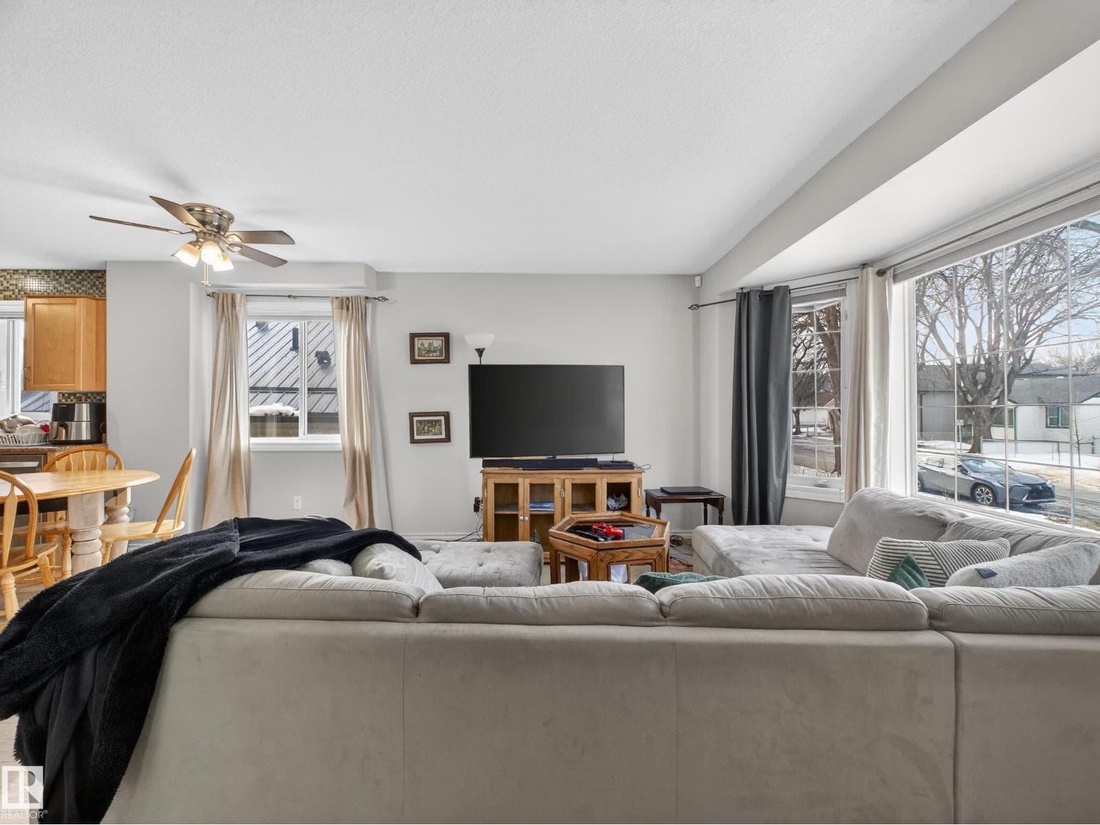 11933 77 ST NW — photo 4