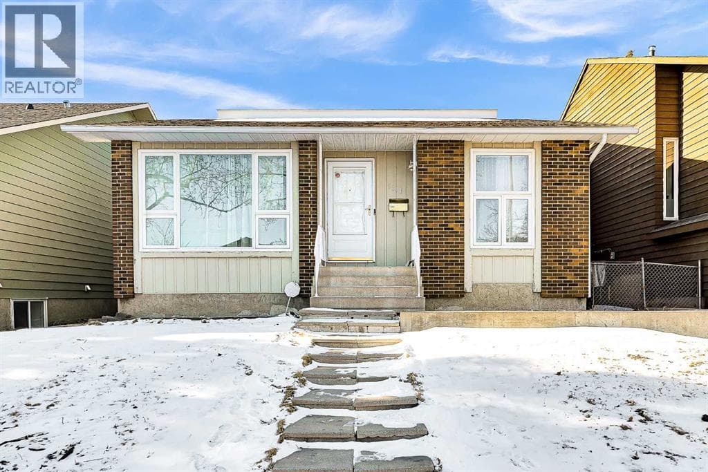 1111 Berkley Drive NW