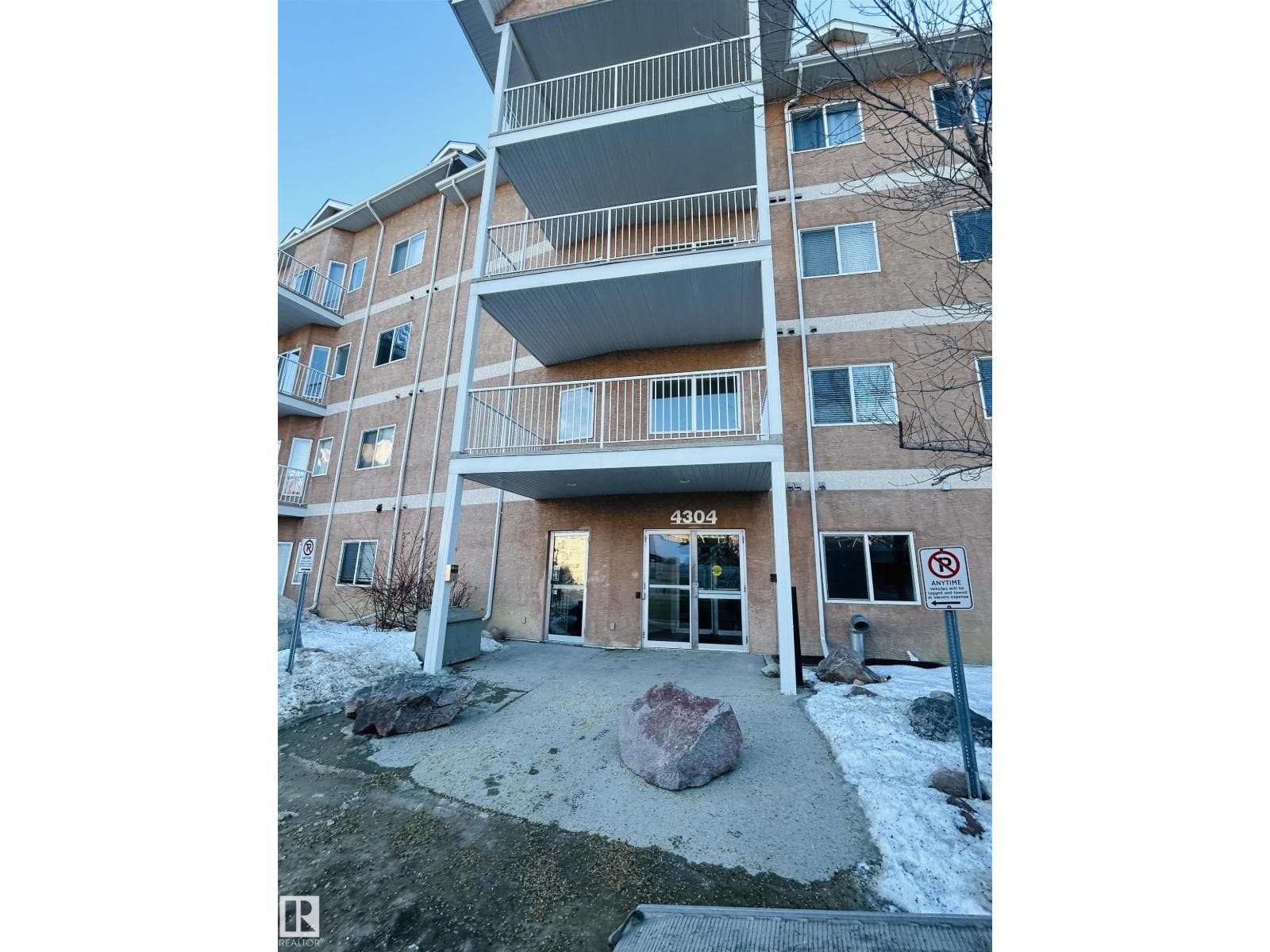 #214 4304 139 AV NW