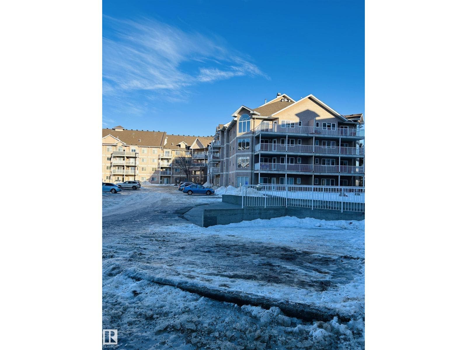 #214 4304 139 AV NW — photo 4