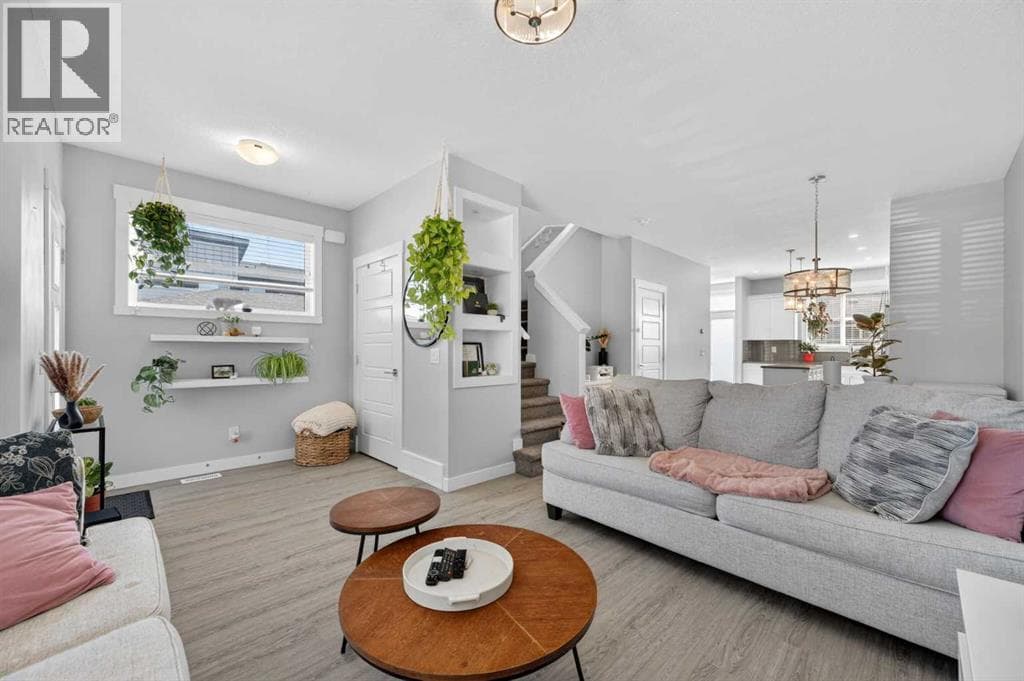 29 Skyview Parade NE — photo 5
