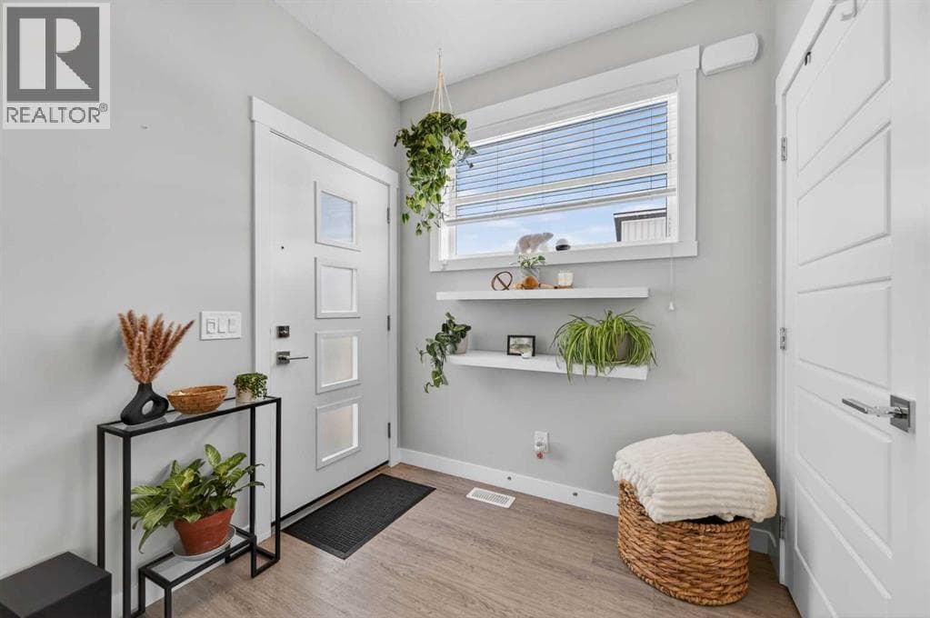 29 Skyview Parade NE — photo 3