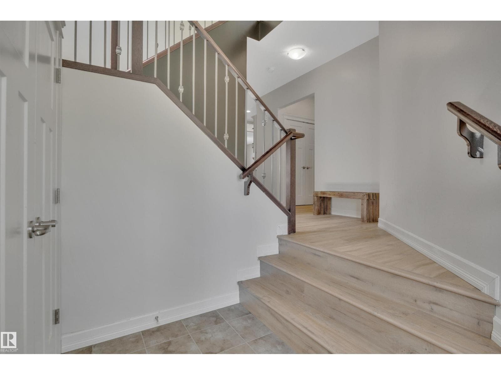 262 SHEPPARD CI — photo 4