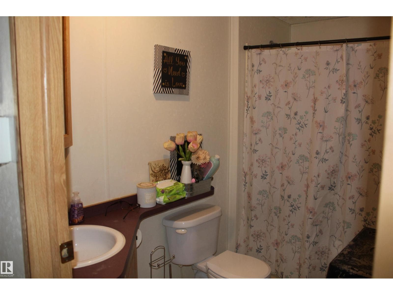 4610 51 AV — photo 4