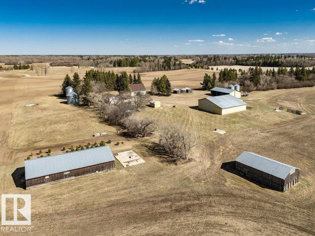 27110 Twp Rd 513 — photo 2