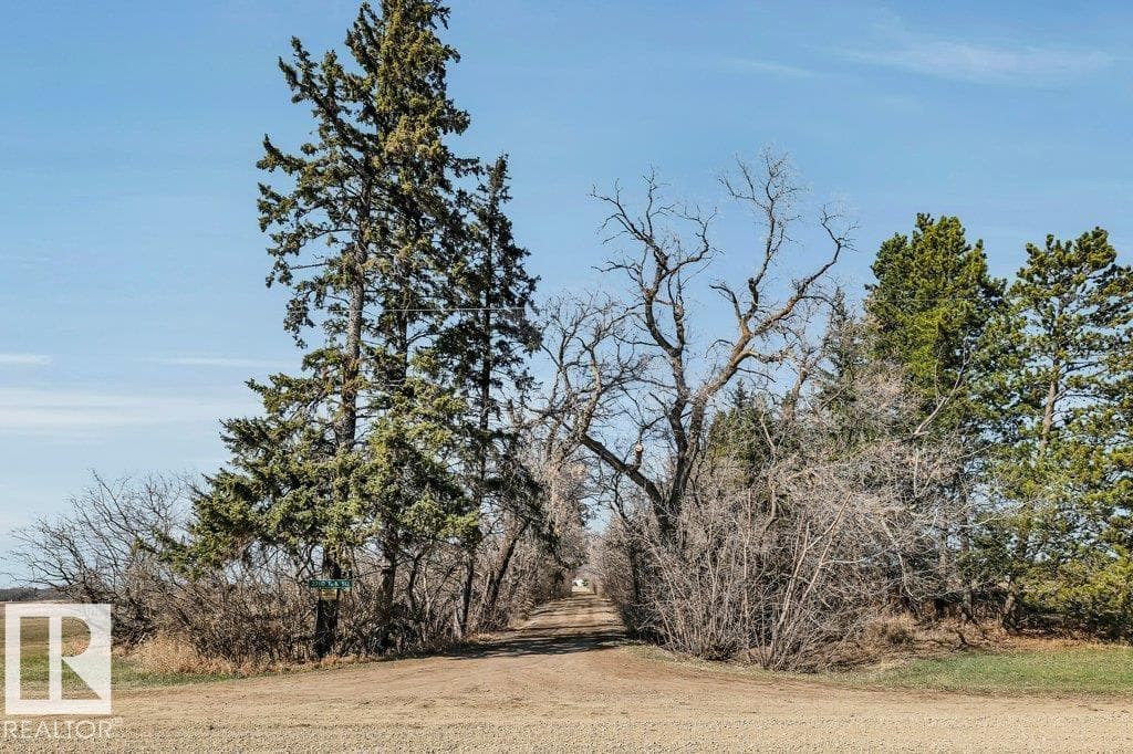 27110 Twp Rd 513 — photo 4