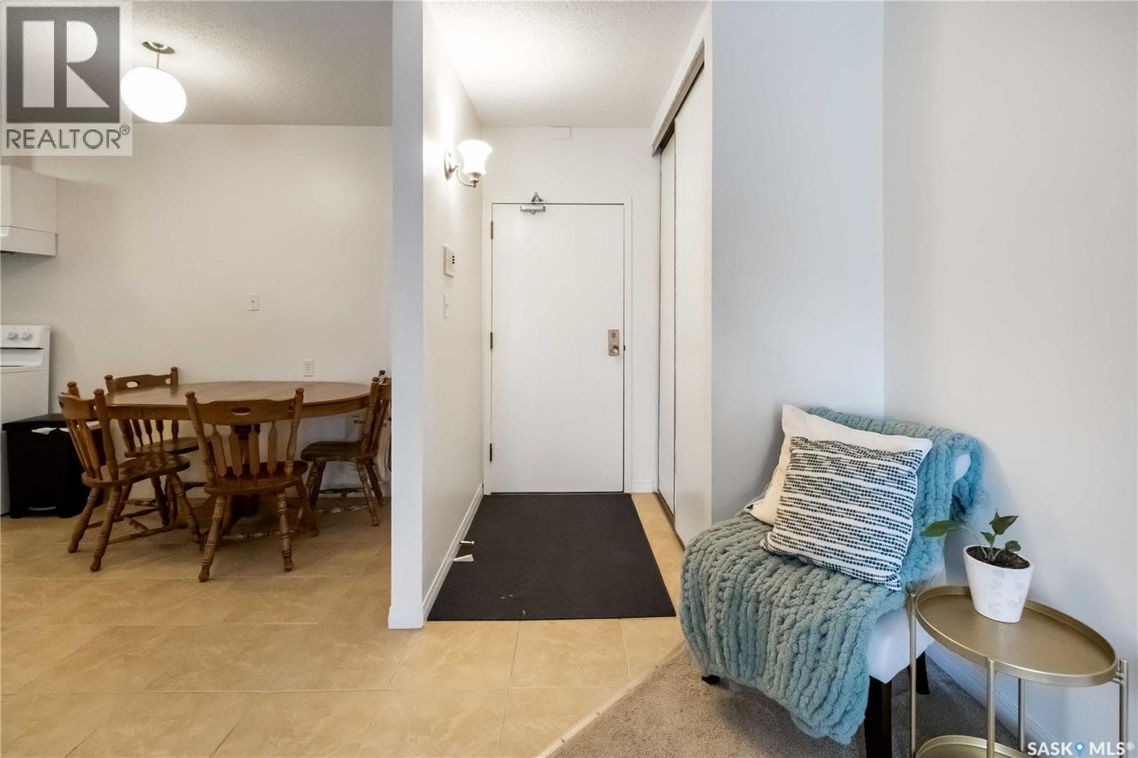 305 415 Tait COURT — photo 2