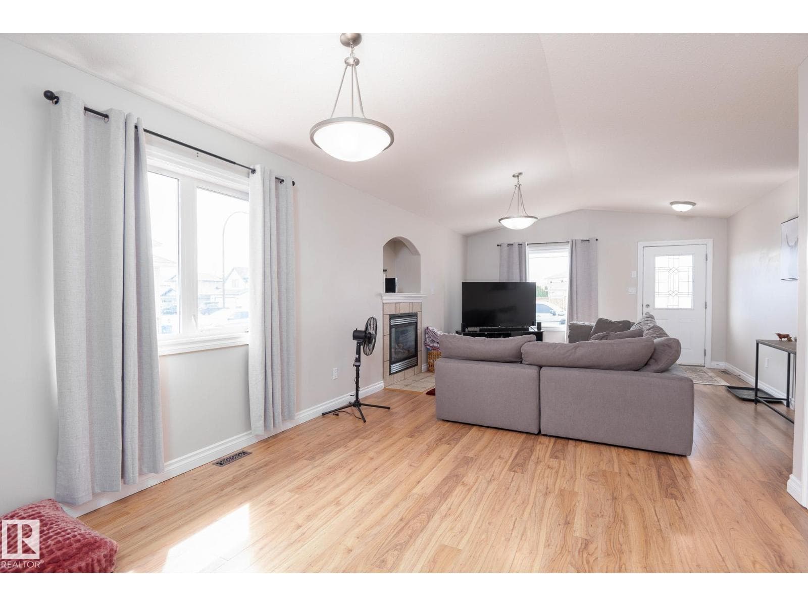 2620 LAKE AV — photo 5
