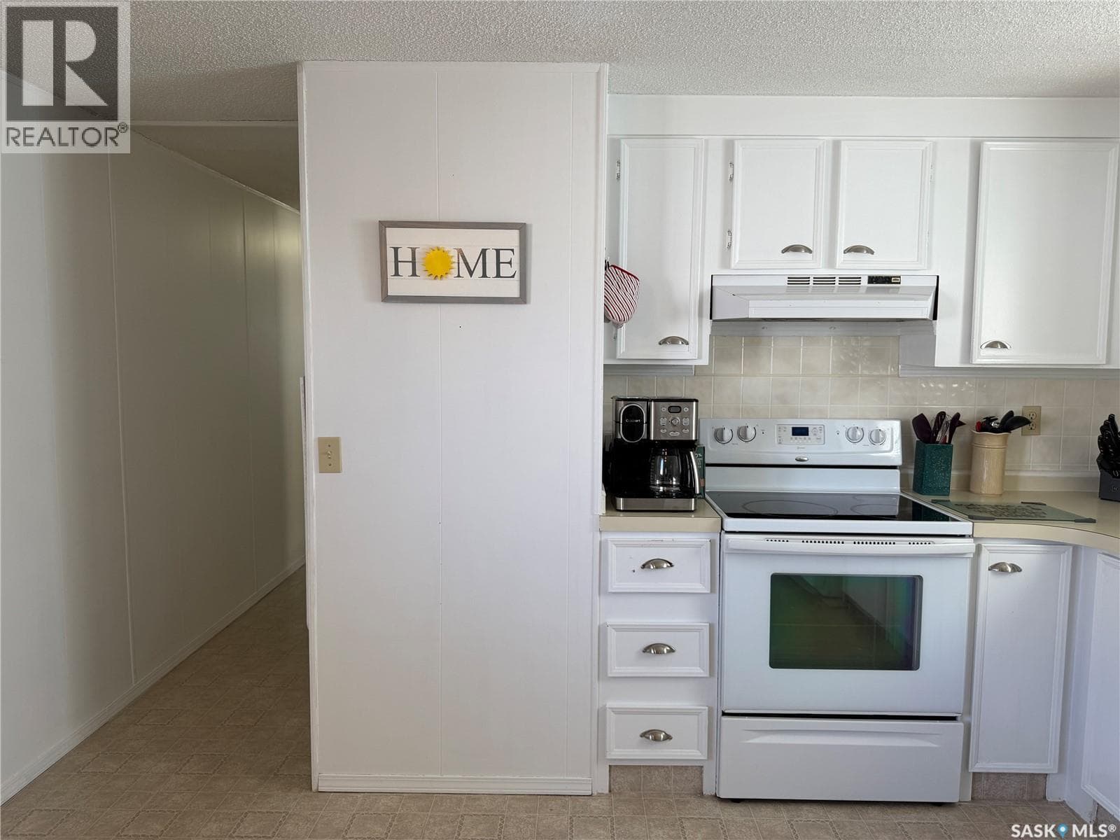 609 Memorial DRIVE — photo 3