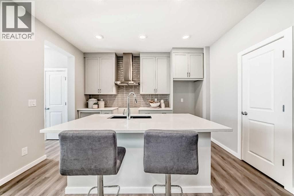 680 Lewisburg Place NE — photo 3