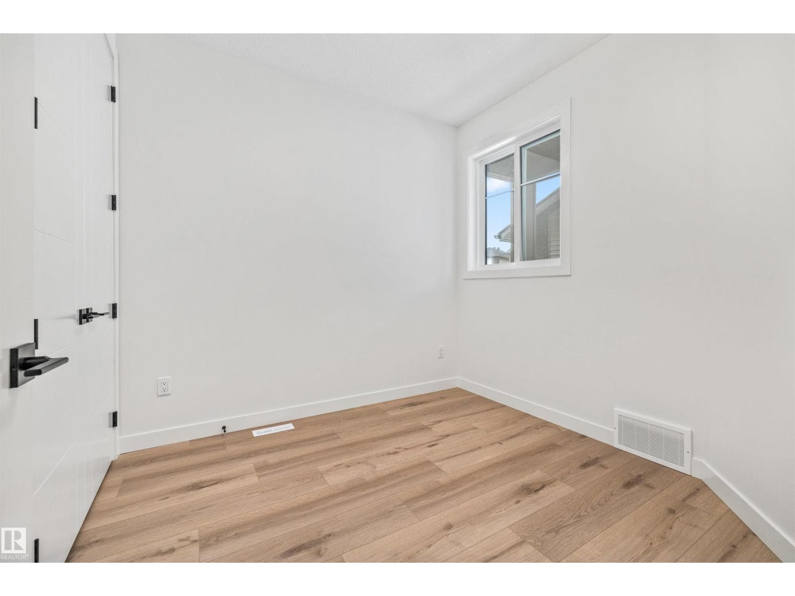 6 ENNS CO — photo 5