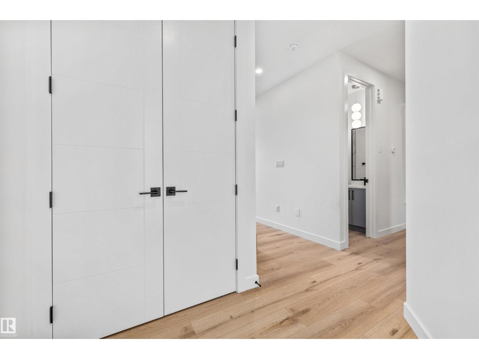6 ENNS CO — photo 2