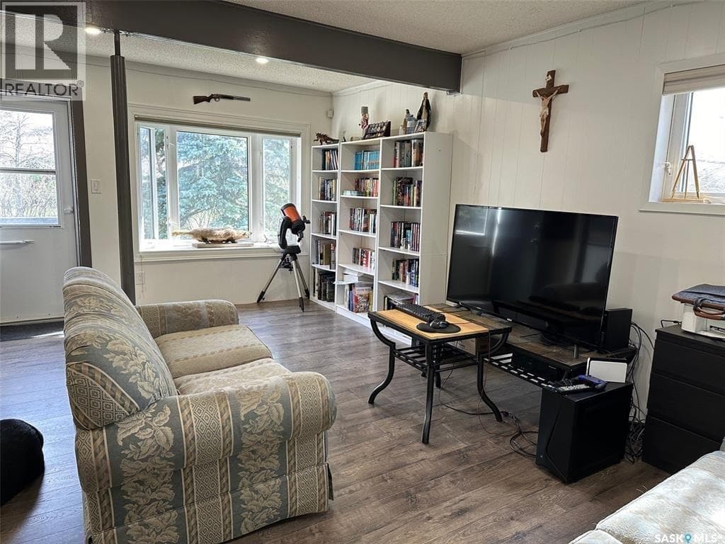 301 Belfast STREET — photo 4