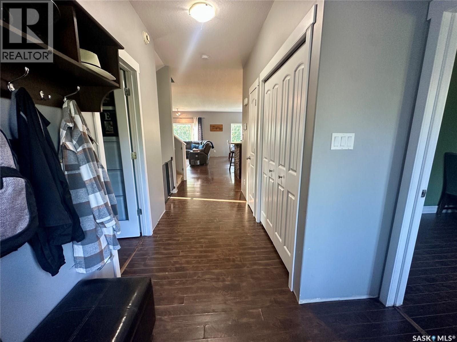 205 Roberts AVENUE — photo 3