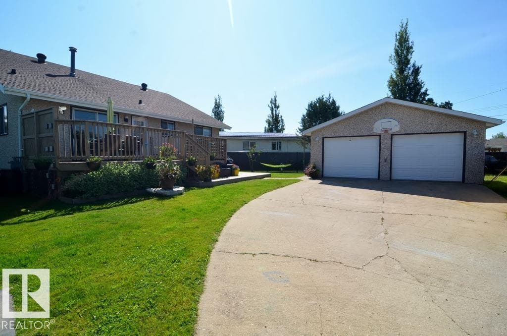 4904 43A ST photo 5