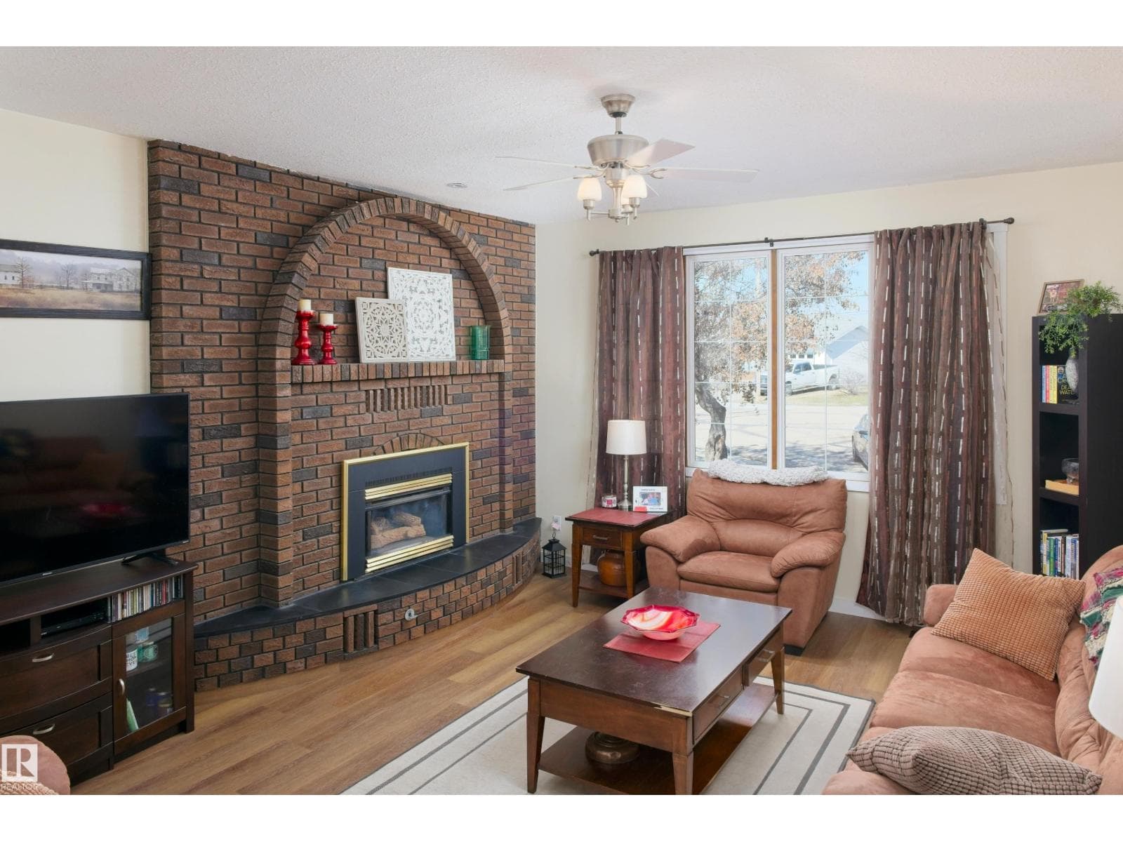 4904 43A ST photo 8