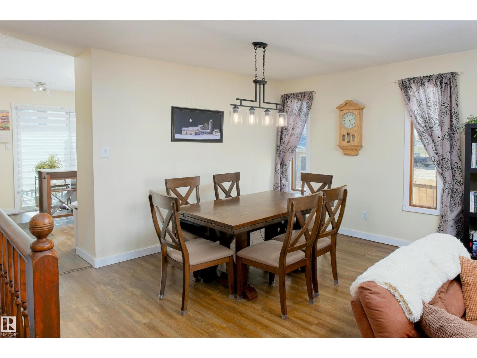 4904 43A ST photo 11