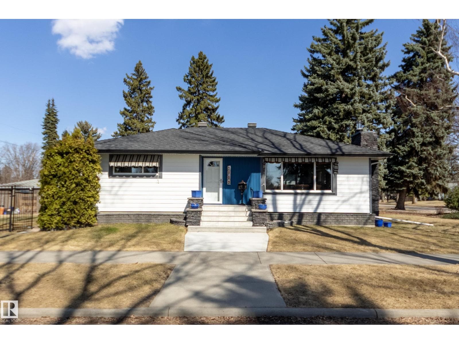 9503 77 ST NW